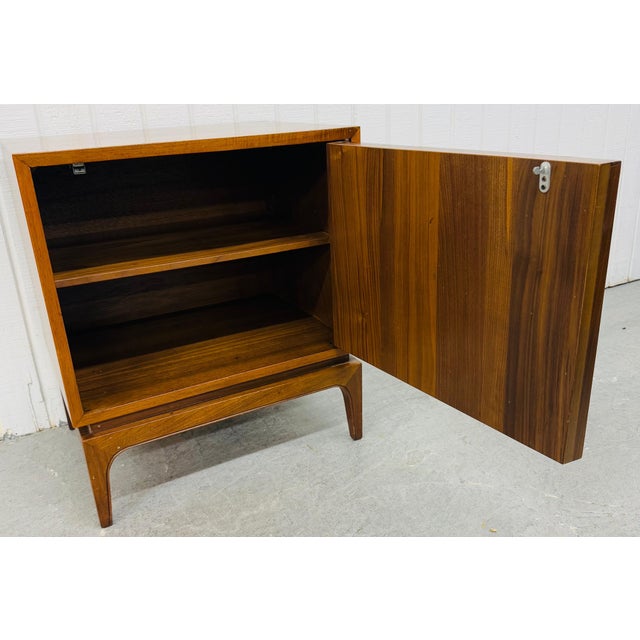Brown Mid-Century Modern Brutalist Walnut Nightstands - Set of 2 For Sale - Image 8 of 8