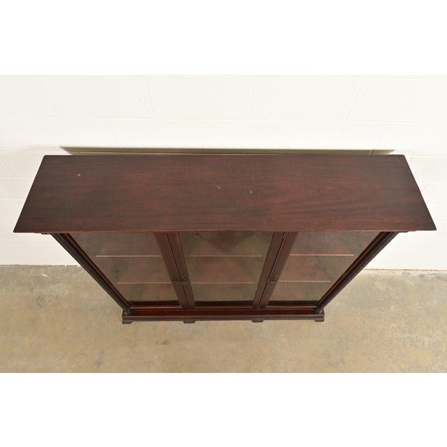 R. J. Horner Style American Empire Carved Mahogany Glass Front Triple Bookcase Cabinet, Circa 1890s For Sale - Image 10 of 13