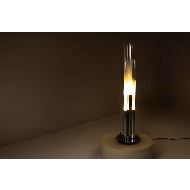 This sculptural tube lamp by Aldo Nason for Mazzega offers a clear take on lighting design from the 1970s Italian era....