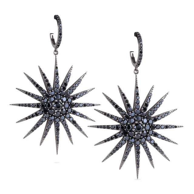 Bochic Classic & Chic Star Black Diamond Earrings Set In 18K Black Gold For Sale - Image 13 of 18