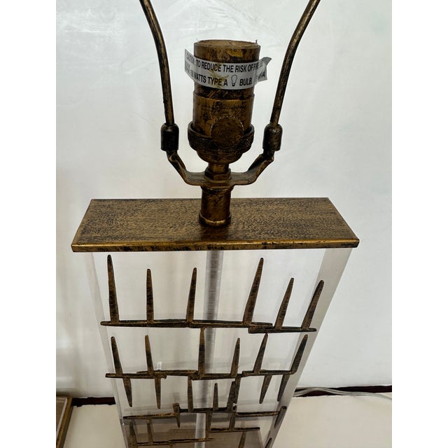 Bruno 1980s Bruno Lucite and Metal Mid Century Modern Table Lamps - a Pair For Sale - Image 4 of 10
