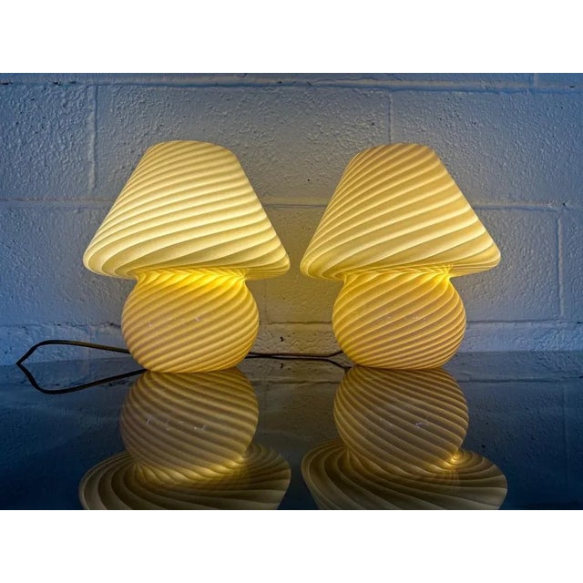 Swirl Murano Glass Mushroom Table Lamp, 1970s, Set of 2 For Sale - Image 4 of 9