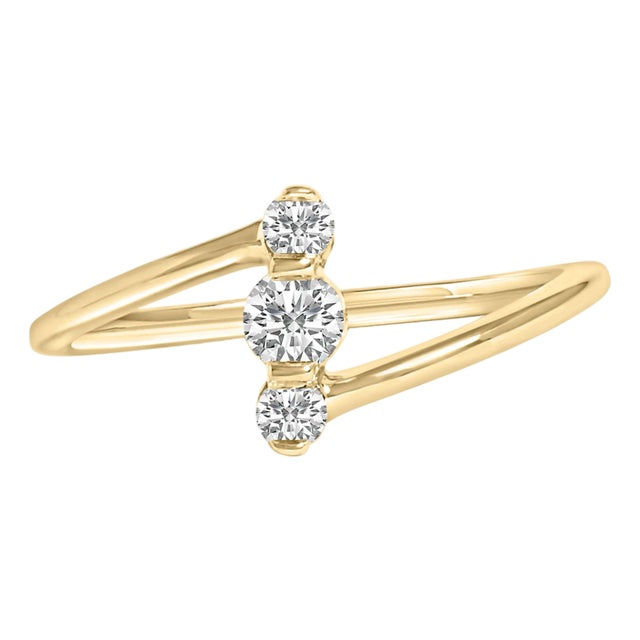 10K Yellow Gold 1/4 Cttw Lab Grown Diamond Vertical Three Stone Ring - Size 7.5 For Sale