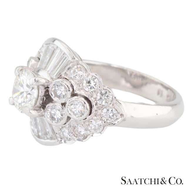 Contemporary 18k (750) White Gold Natural White Diamond Cocktail Ring, Size 3.5 For Sale - Image 3 of 10