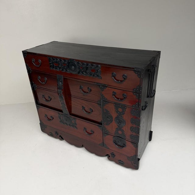 Traditional Japanese Iwayado Kuruma-Dansu on Wooden Wheels, 1960s For Sale - Image 17 of 18