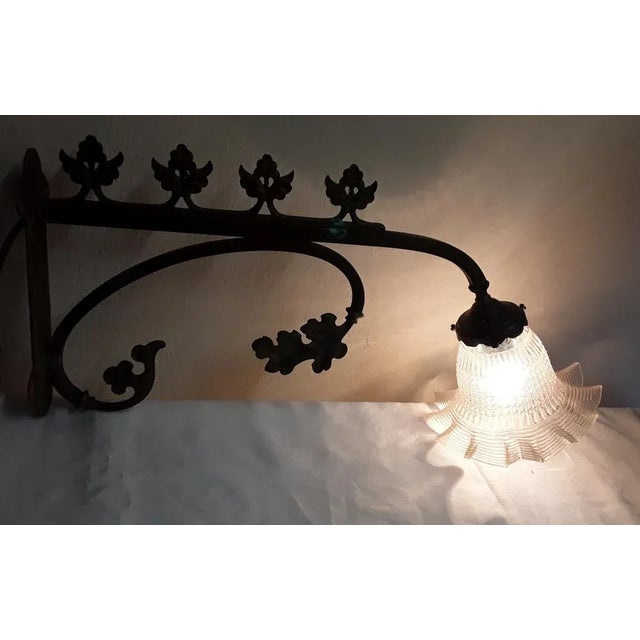 Neo-Gothic German Wall Lamp with Brass Frame & Original Glass Shade, 1890s For Sale - Image 5 of 7