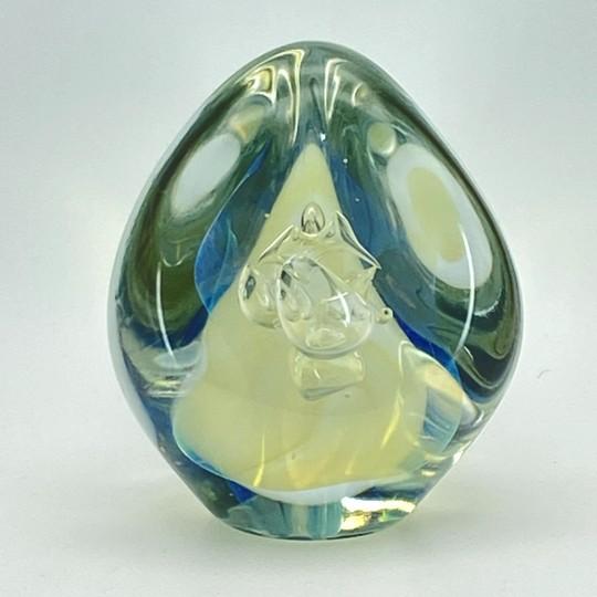 1990s Robert Eickholt Egg Paperweight 3-Sided Opalescent Glows 4.5” Vintage Signed For Sale - Image 10 of 18