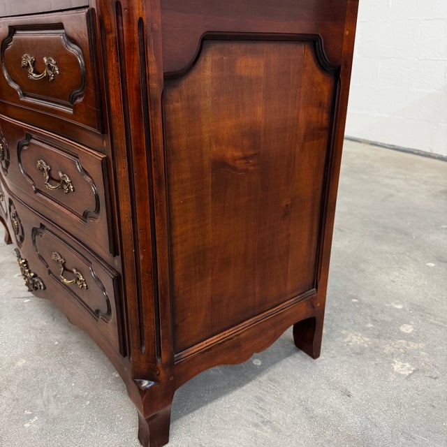 1950s Louis XV Style Chest of Drawers in Walnut and Bronze Mounts, France, 1950 For Sale - Image 5 of 11