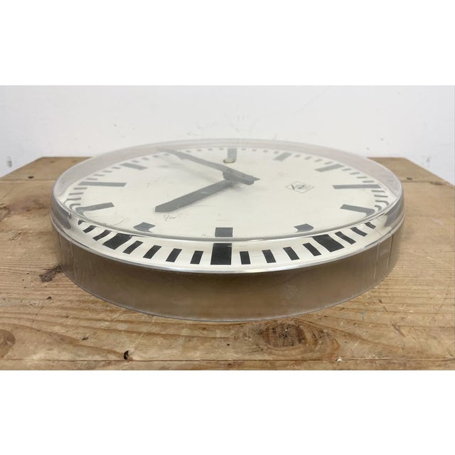 Metal Industrial Acrylic Glass Station Wall Clock from Tn, 1960s For Sale - Image 7 of 17
