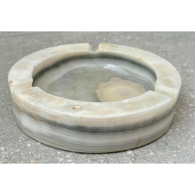 Large Round Vintage Ashtray, Vide Poche in White Onyx Marble in the Style of Angelo Mangiarotti, Italy, 1970s For Sale - Image 9 of 12