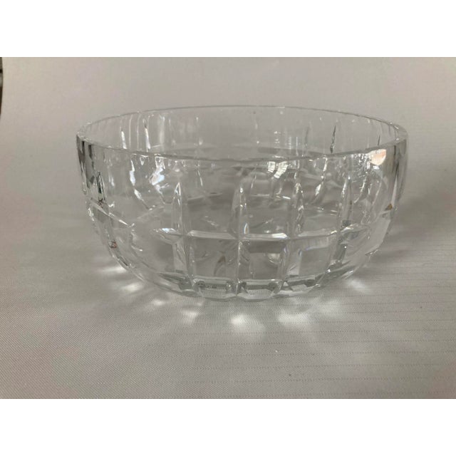 Modern 90's Clear Crystal Center / Serving Bowl For Sale - Image 3 of 5