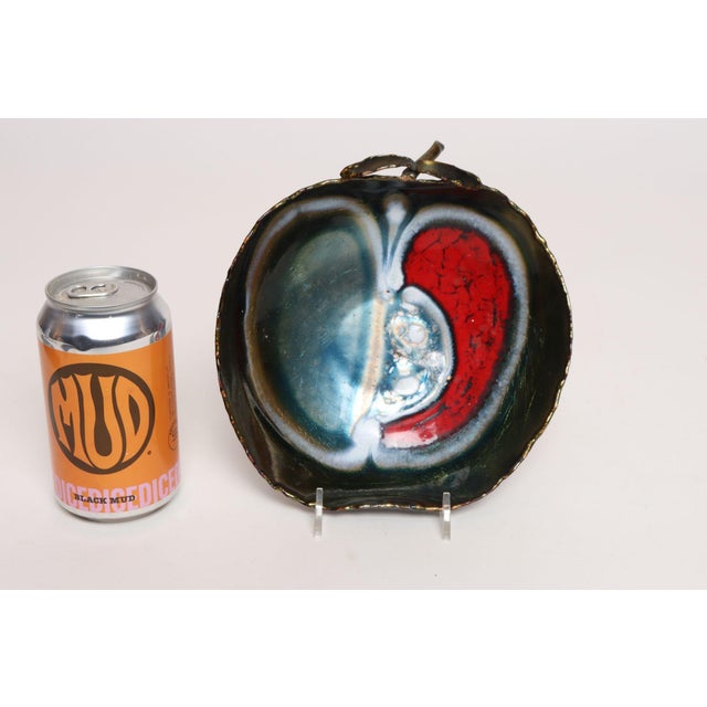 Italian Modern Enamel on Copper "Apple" Dish by Rame d'Arte Lavorazione Laurana For Sale - Image 10 of 17