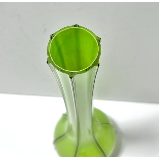 1980s 1980s Hand Blown Green Art Glass Vase – Modernist Bud Vase – Sculptural Glass Decor For Sale - Image 5 of 7