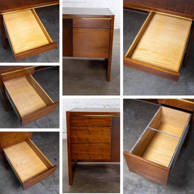 Mid to Late 20th Century MCM to Modern Walnut Executive Desk by Commonwealth Contract Furnishings For Sale - Image 16 of 18