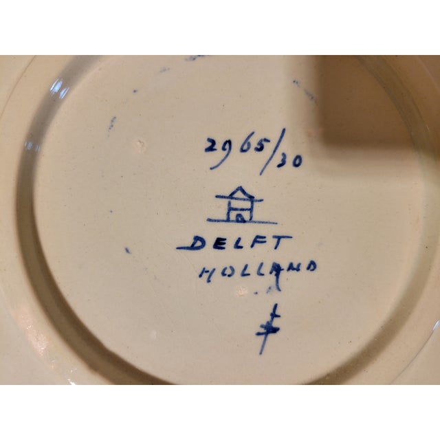 Large plate with floral motive by Delft Holland. A classic expressive design, not easily found. Handpainted in deep Delft...