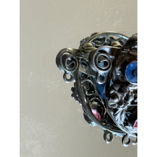 1940s Hobé Sterling Silver Floral Brooch With Pâte De Verre and Rhinestone Accents For Sale In New York - Image 6 of 9