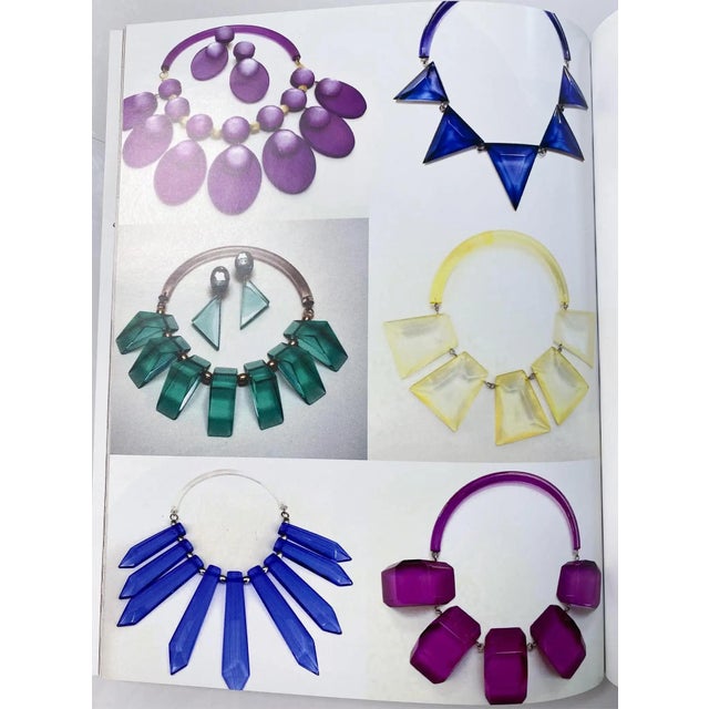 Judith Hendler Clear Acrylic Neck-Ring Choker Necklace For Sale - Image 17 of 17