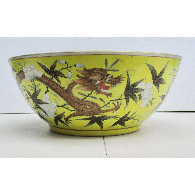 Chinese Porcelain Center Bowl Guangxu Seal Late 19th For Sale - Image 9 of 16