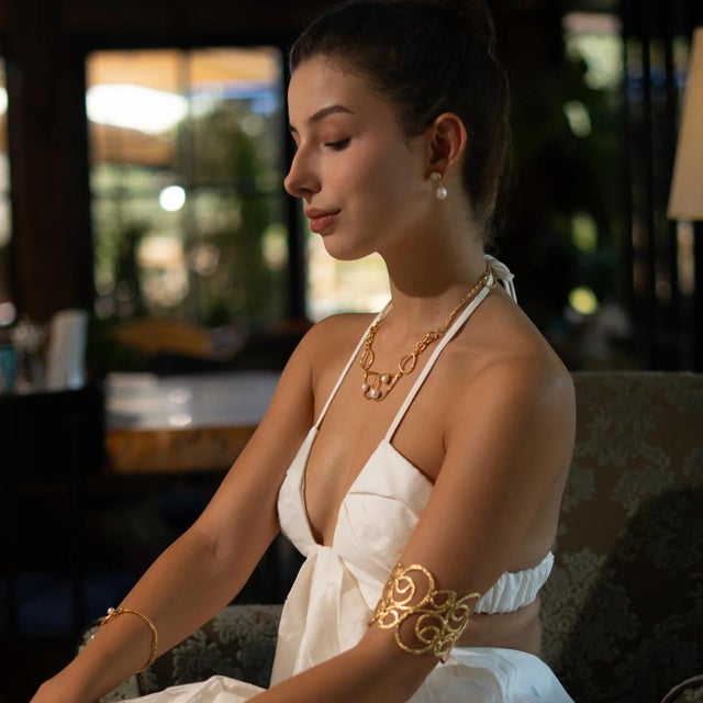 Delicate Pearl & Gold Earrings, A Pair For Sale - Image 4 of 10