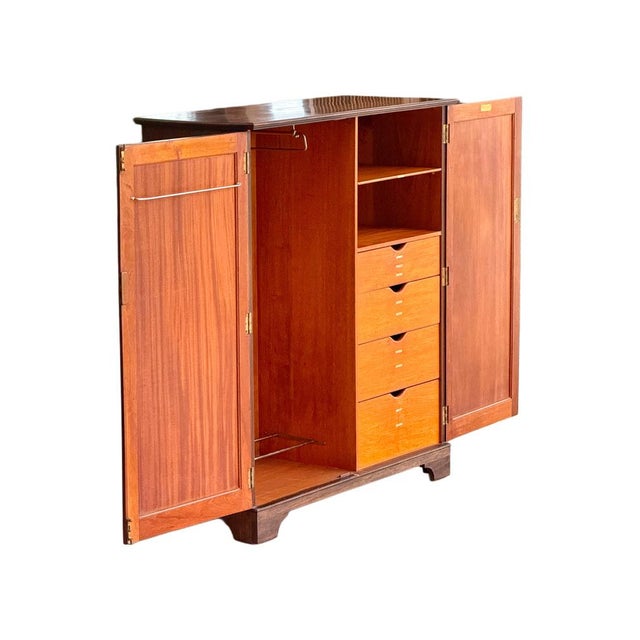 Edwardian The Valet Compactum Wardrobe in Walnut & Cedar, 19th Century For Sale - Image 3 of 18