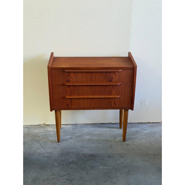 Brown Mid Century Danish Teak 3-Drawer Chest – Vintage Scandinavian Small Dresser 1960s For Sale - Image 8 of 8