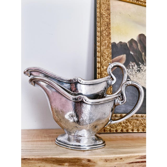 Traditional Pair of Antique 1920s Silver Plated St Francis Hotel Sauce Boats For Sale - Image 3 of 10
