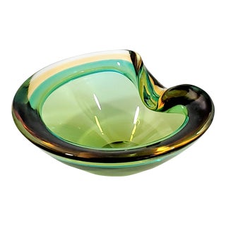 Vintage Murano Glass Bowl With Light Green Glass and Turquoise Sommerso Technique at Rim For Sale