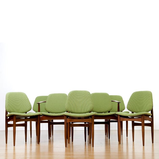 Set of Eight Mid Century Dining Chairs Attributed to Elliots of Newbury For Sale In Los Angeles - Image 6 of 15