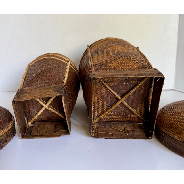 Pair of Vintage Tingkop Handwoven Indigenous Lidded Baskets by Pala'wan People For Sale - Image 11 of 12