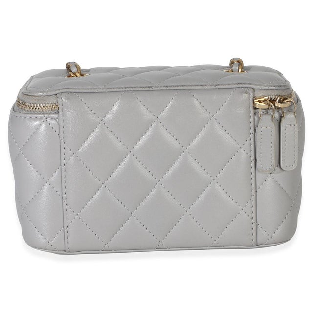 Chanel Grey Quilted Lambskin Small Pearl Crush Vanity Case For Sale - Image 4 of 10