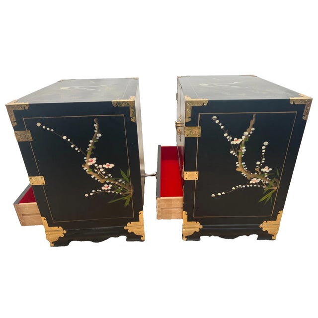 Vintage Set of Two Chinoiserie Nightstands Side Tables Japanese Tansu Inspired For Sale In Palm Springs - Image 6 of 12