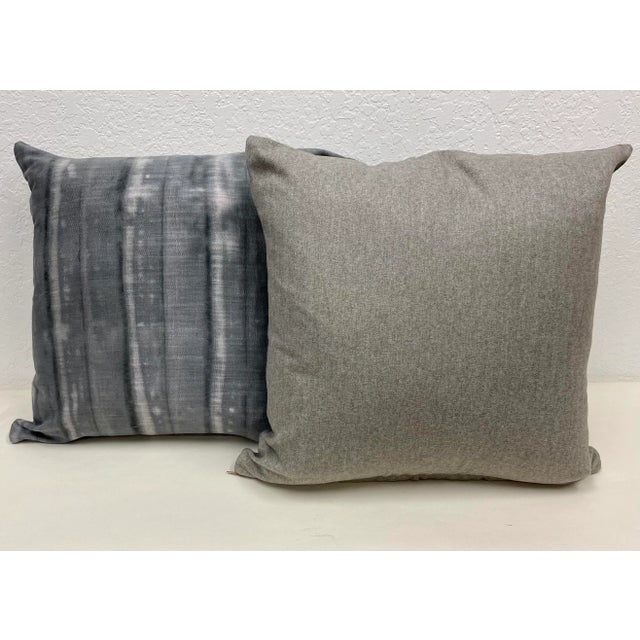 Contemporary Pair of 20" Square Pillows With a Modern Gray & White Tie-Dye-Like Striped Pattern - Made in Uk. For Sale - Image 3 of 9