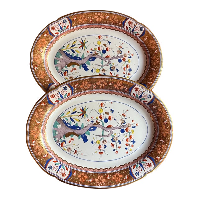 Antique Early 19th Century English George III Spode Porcelain Oval Platters in the Chinoiserie Kakiemon Pattern 282 - A Pair For Sale