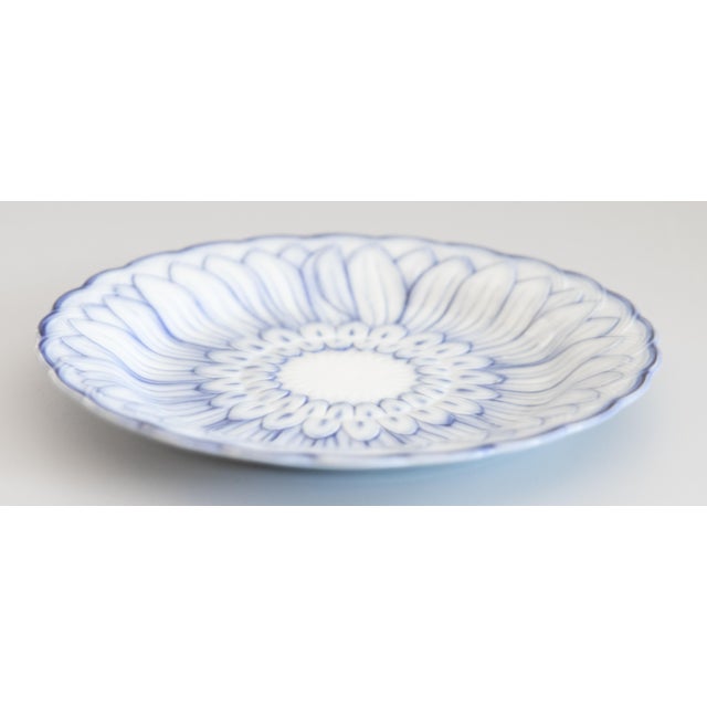Farmhouse 19th Century English Wedgwood Blue & White Pearlware Sunflower Plate For Sale - Image 3 of 8