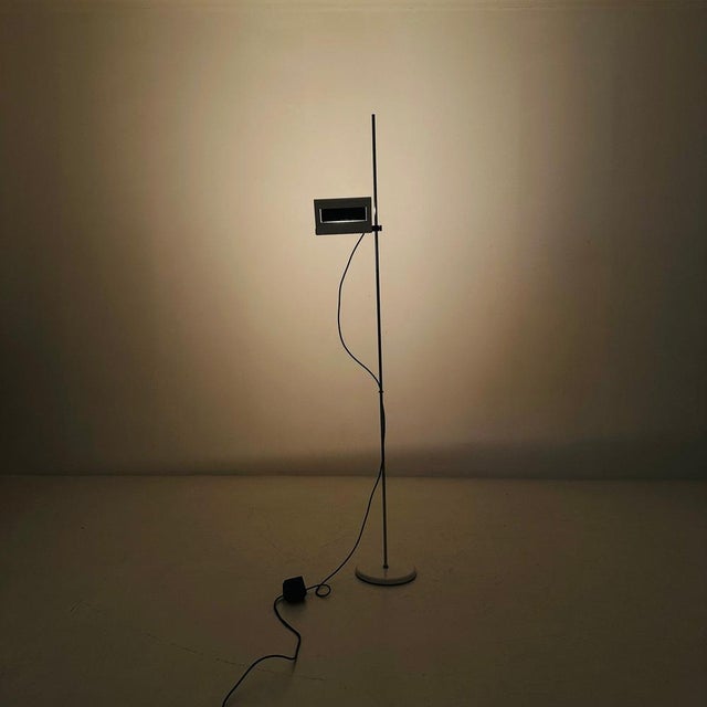 Large Mid-Century Minimalist Floor Lamp by Gianfranco Frattini, 1970s For Sale - Image 9 of 11