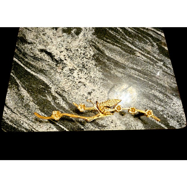 2020s Contemporary One-of-a-Kind Seafoam Black Marble & Brass Hardware - Serving Platter 16"x20" - With Gauri Kohli Marble Knives Included For Sale - Image 5 of 9
