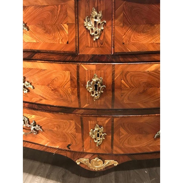 Brown French Louis XV Style Marquetry Bombe Commode with Marble Top, 1750s For Sale - Image 8 of 14