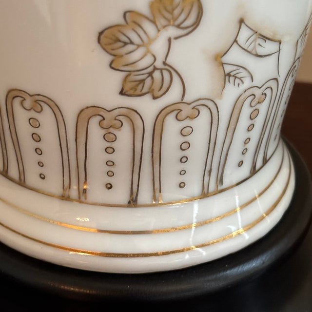 Mid-20th Century Chinoiserie Porcelain Table Lamp For Sale - Image 10 of 18