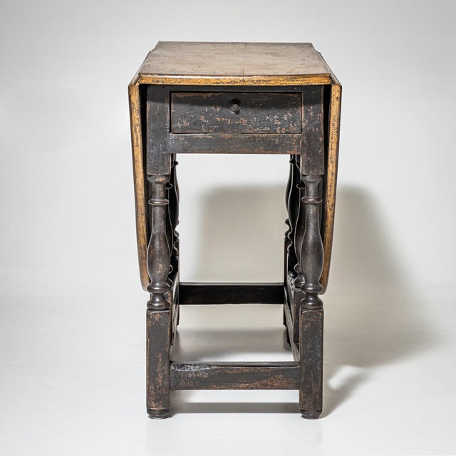 English Drop-Leaf Table, 1800s For Sale - Image 4 of 9