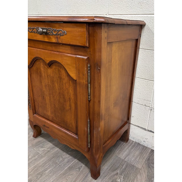 Antique French Country French Louis XV Style Petite Pedestal Confiturier Cabinet For Sale In Kansas City - Image 6 of 17