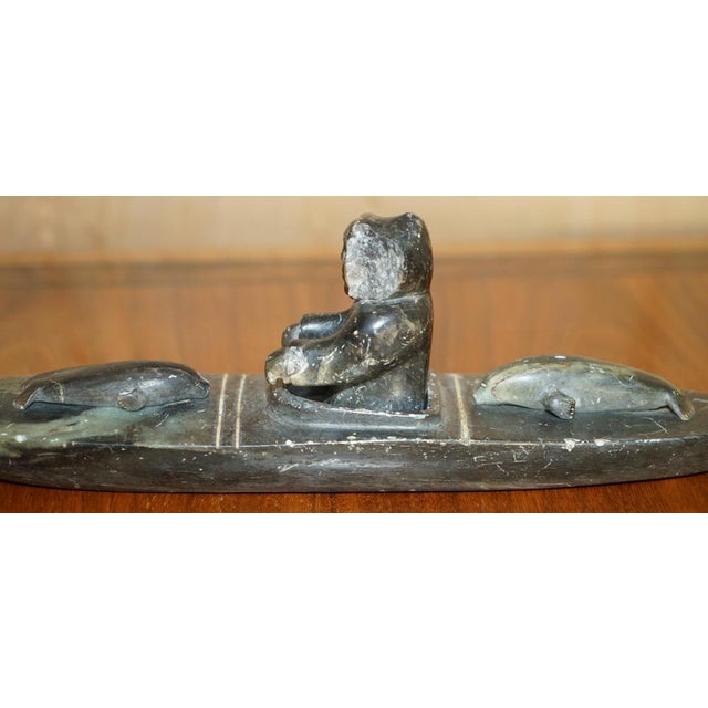 Fine Alex Patsauq 1917 Signed Serial Number Inuit Eskimo Soapstone Kayak Carving For Sale - Image 12 of 18