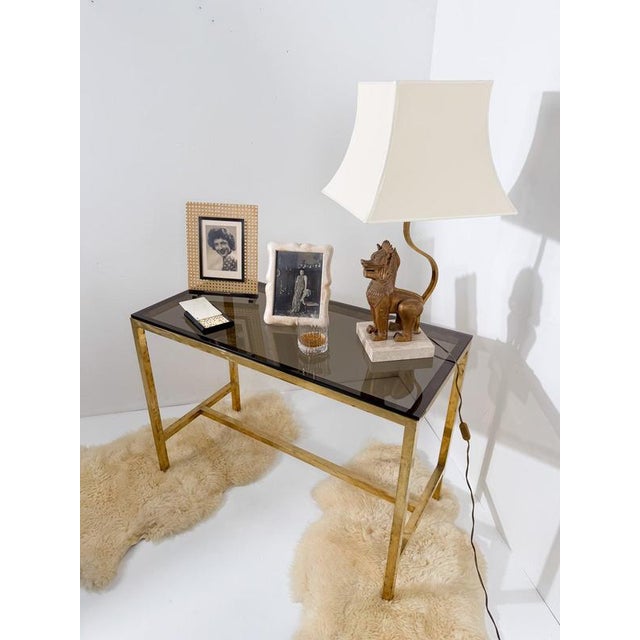 Thai Singha Lion Foo Dog Table Lamp in Gilt Bronze, Brass and Travertine, 1970s For Sale - Image 3 of 18