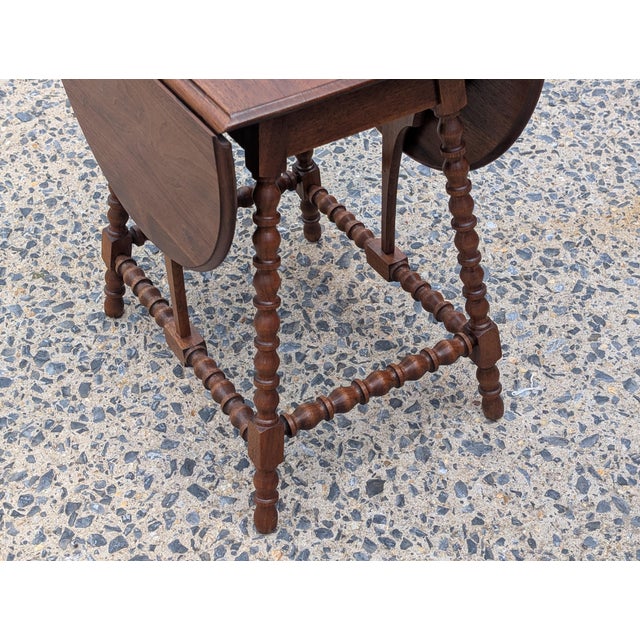 Vintage Americana Style Drop Leaf Side Table Rustic Country Colonial For Sale - Image 4 of 11