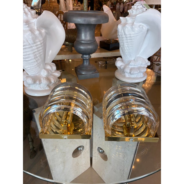 Art Deco Vintage Pair Art Deco Wall Light Sconces Lucite Ribbon & Brass For Sale - Image 3 of 12