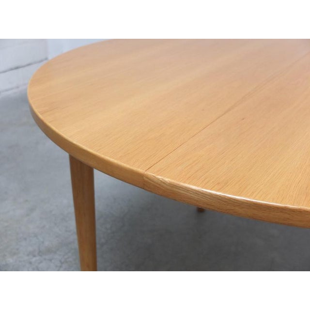 Wood Round Extendable Dining Table in Oak by Van Den Berghe-Pauvers, 1970s For Sale - Image 7 of 16