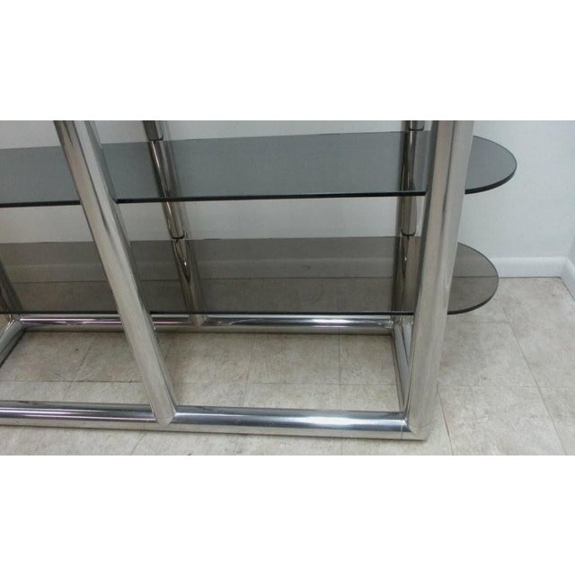 Mid Century Monumental Tubular Aluminum Chrome Etagere Shelf Vintage Display Baughman Style For Sale - Image 12 of 17