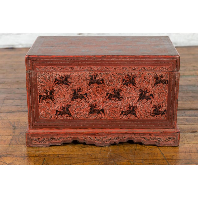 Chinese Late 19th Century Red Trunk with Black Hand-Painted Riders on Horses For Sale - Image 4 of 13