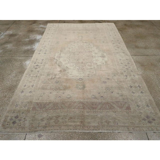 Galerie Shabab Collection Mid-20th Century Turkish Anatolian Accent Carpet For Sale - Image 4 of 10