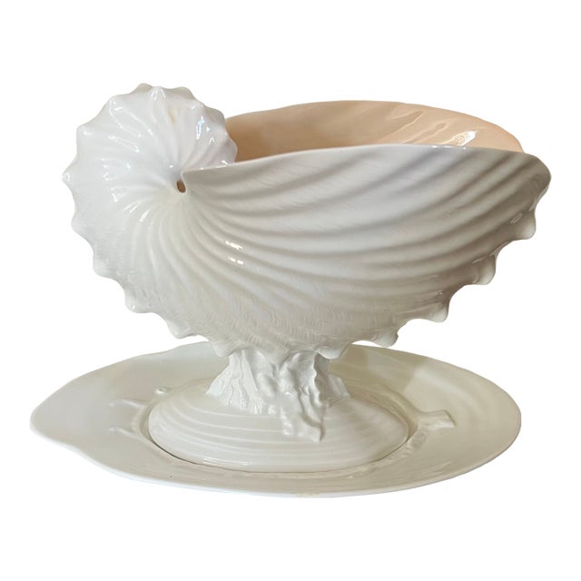 Wedgwood Porcelain Centerpiece - Nautilus Sea Shell Compote Tureen With Clam Shell Under Tray For Sale