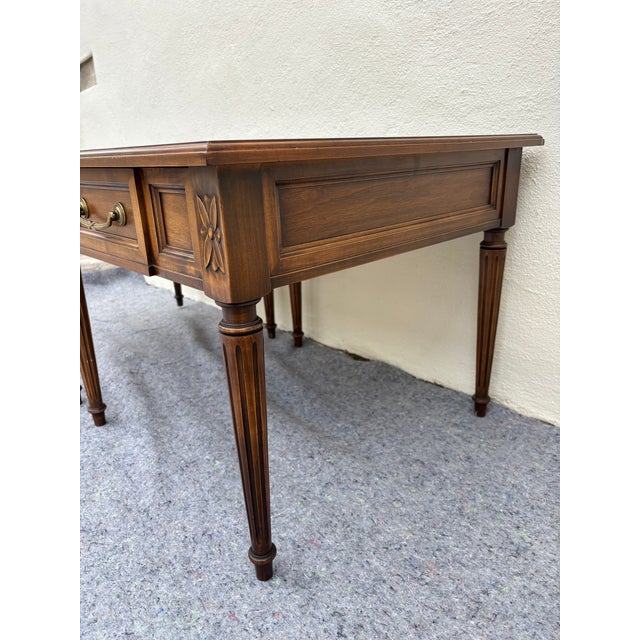 Vintage Pair of Hekman Side / End Tables / Nightstands For Sale In Los Angeles - Image 6 of 12